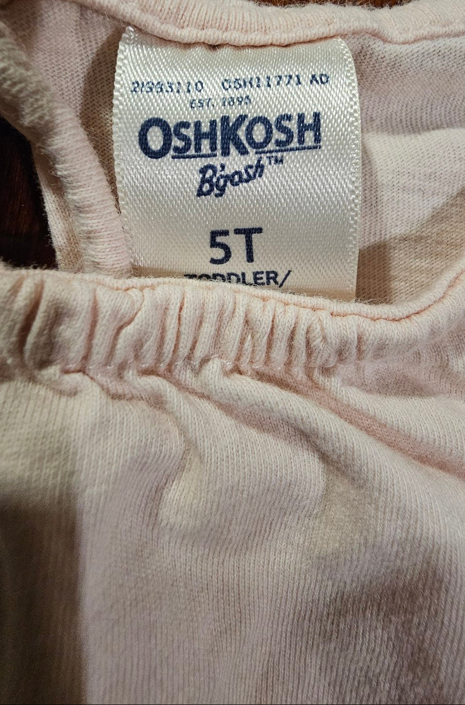 OshKosh B’gosh Pale Pink Ruffle Top, 5T – Pre-Loved - photo 3