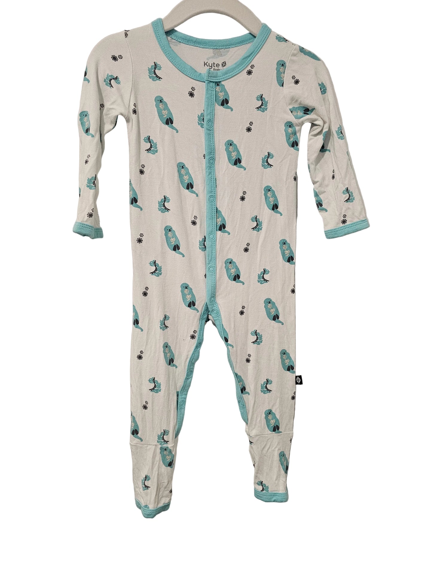 Kyte Romper / Sleeper no feet White with Otters 6-12m