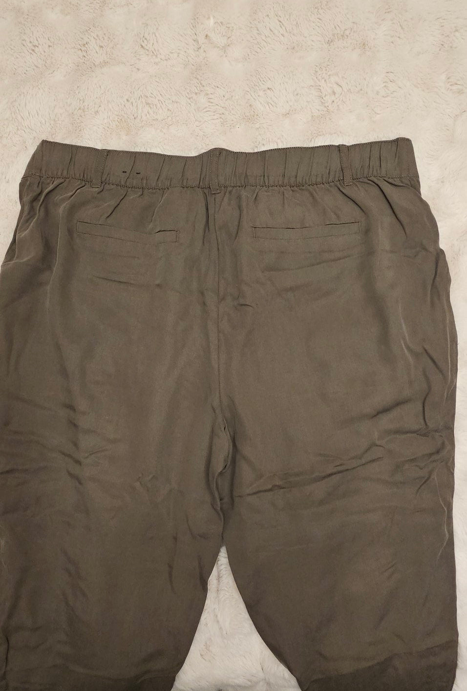 Reitmans Olive Tie-Waist Tapered Pants, 14 Petite – Pre-Loved - photo 1